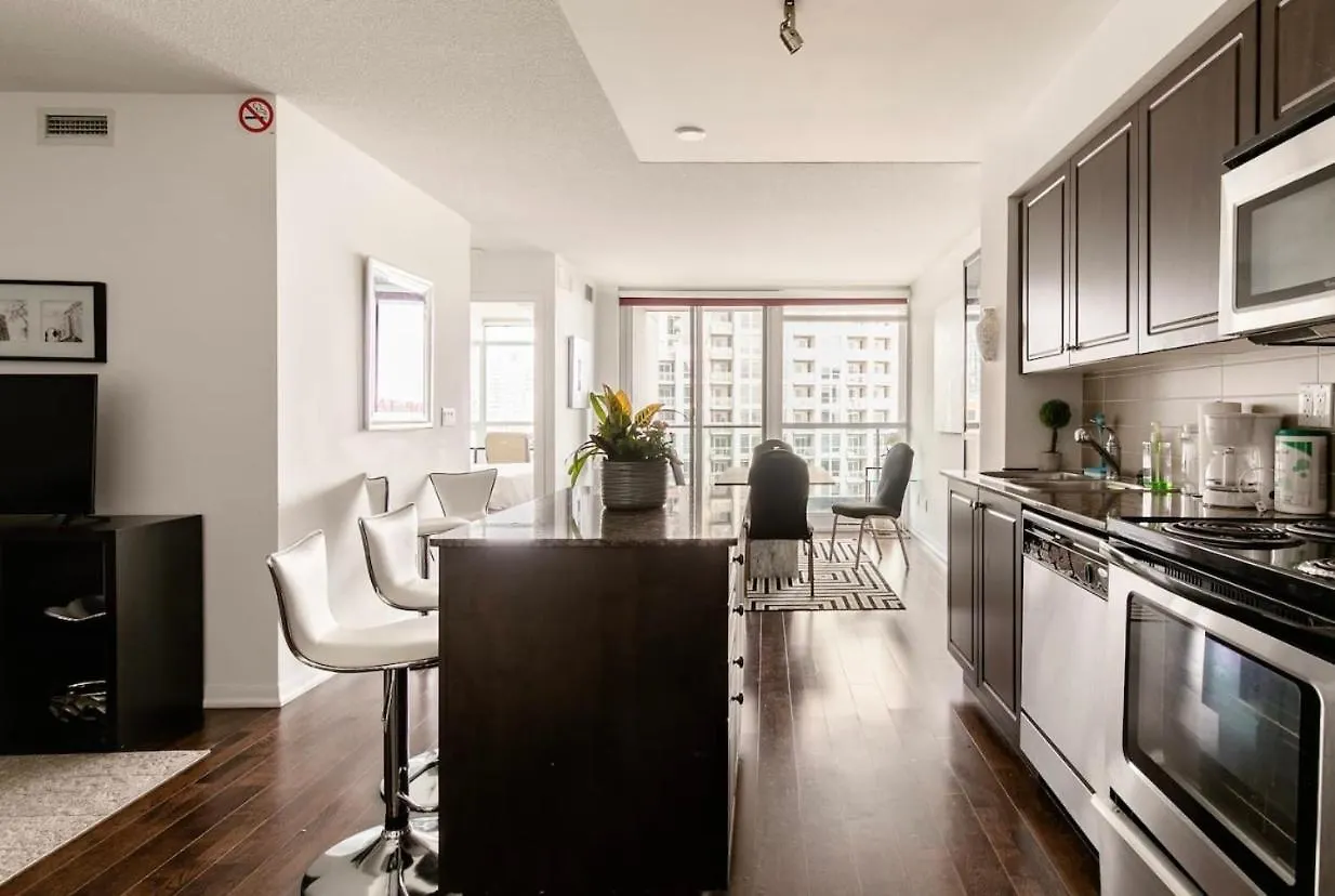 Downtown Toronto+Free Parking+Cn Tower View Apartment