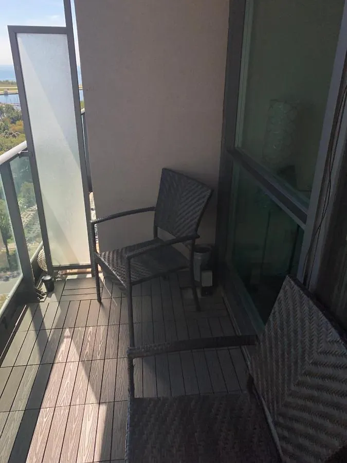 Downtown Toronto+Free Parking+Cn Tower View Apartment  Toronto