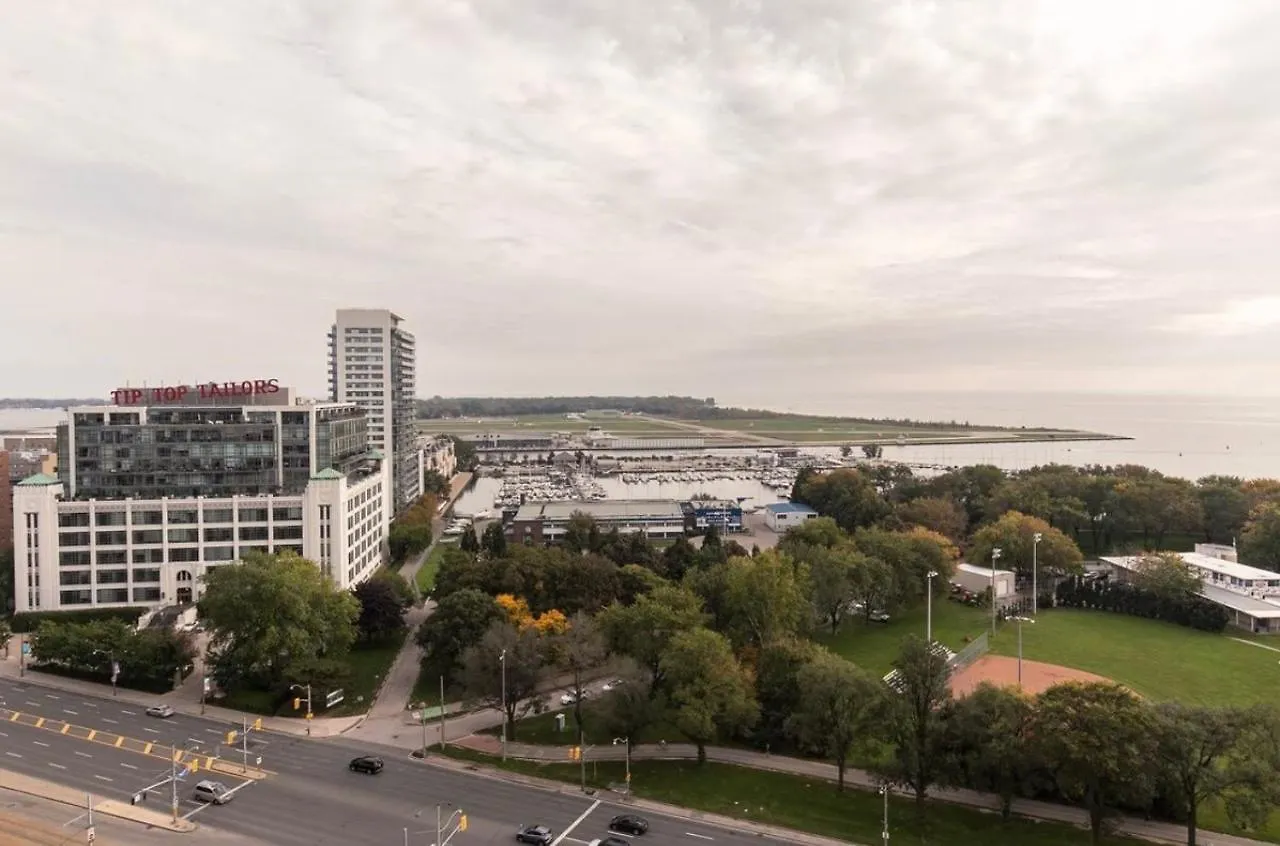 Downtown Toronto+Free Parking+Cn Tower View Apartment Canada
