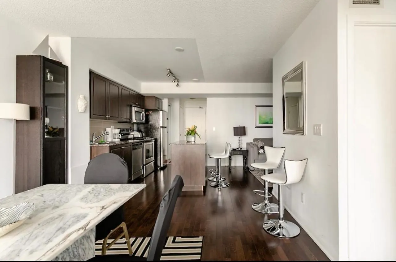Downtown Toronto+Free Parking+Cn Tower View Apartment Toronto